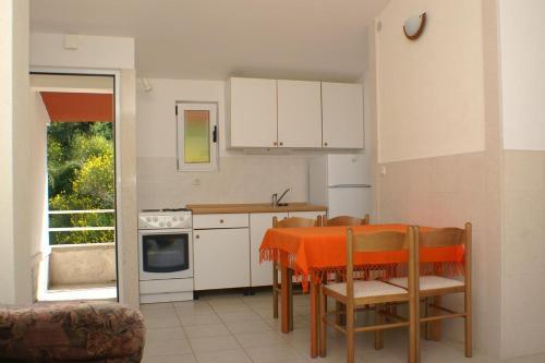 Apartment Podgora 2714c