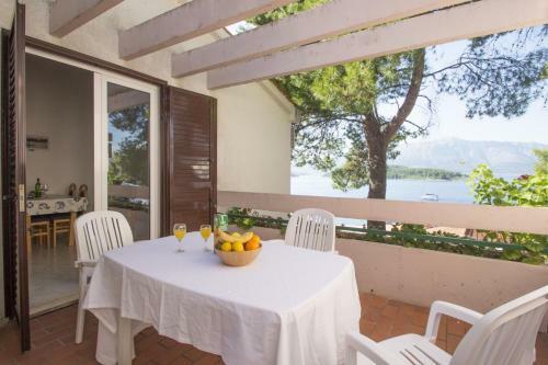 Lumbarda Resort Apartment