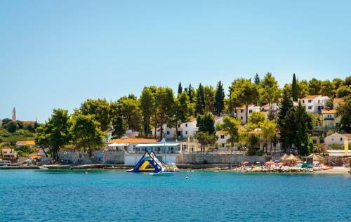 Lumbarda Resort Apartment