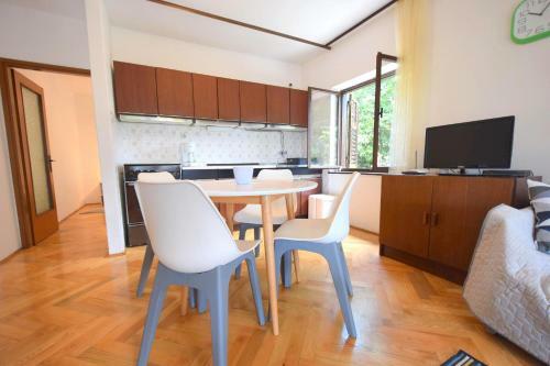 Apartments Jadanec