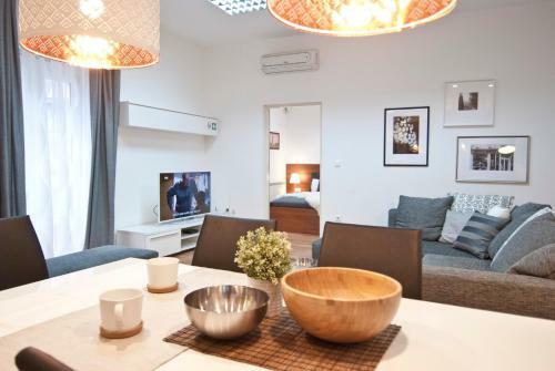 City Lights Apartment