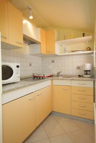 Apartment Lovran 7694a
