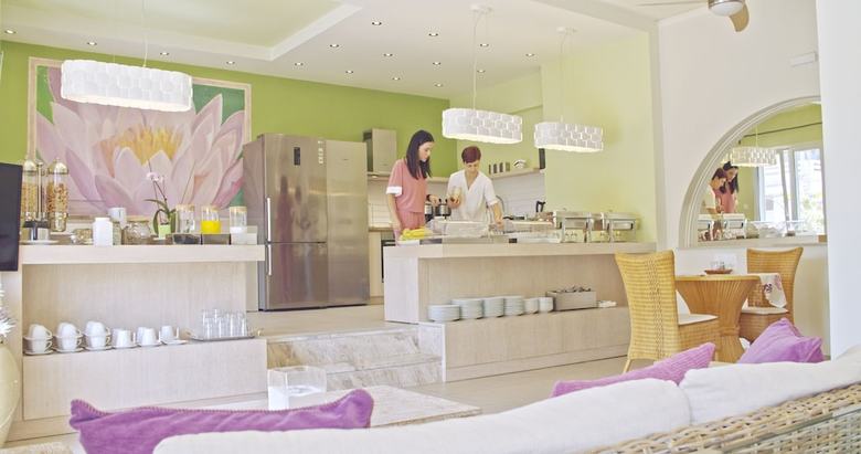 Hotel Water Lily