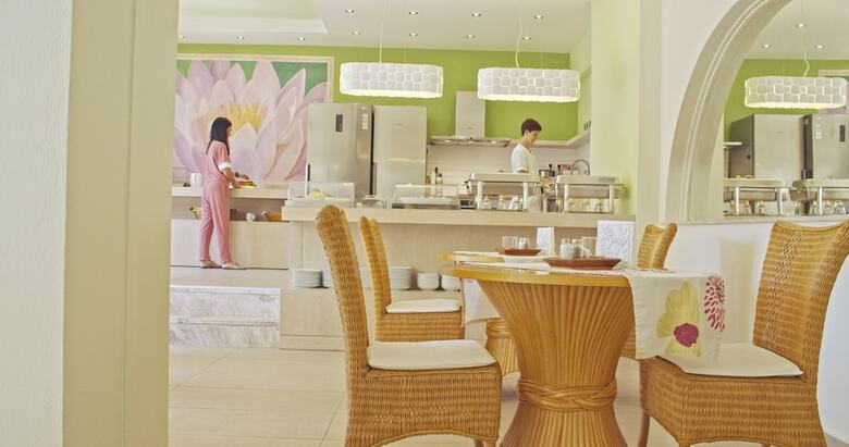 Hotel Water Lily
