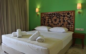 Aris Hotel