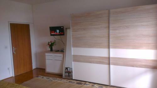 Hostal Rooms Krni?