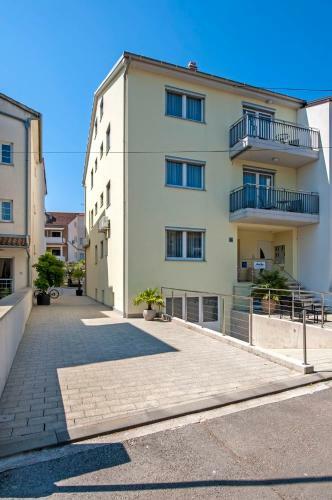 Apartments Anamar
