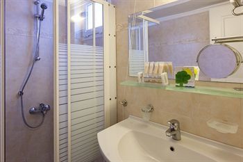 Pantheon City Hotel