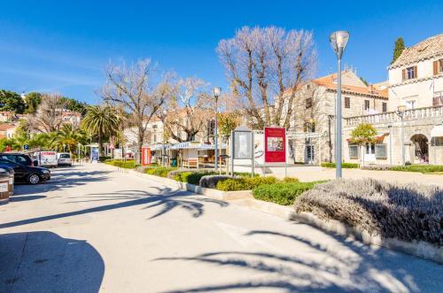Apartments Dubreta