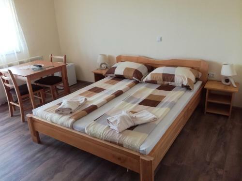 Hostal Rooms Ana