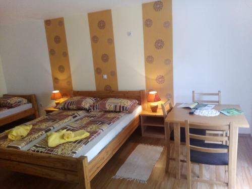 Hostal Rooms Ana