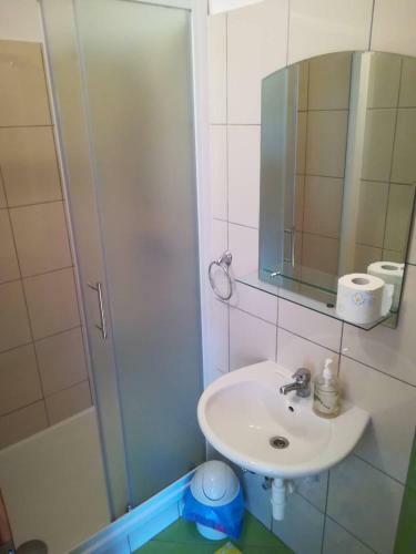 Hostal Rooms Ana