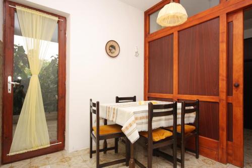 Apartment Supetar 5667a