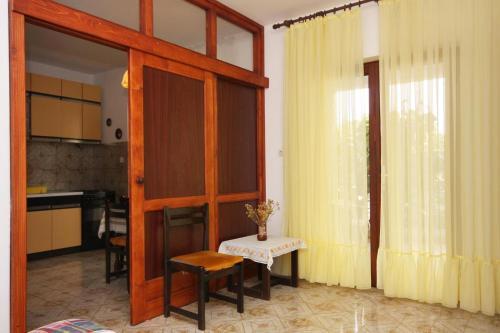 Apartment Supetar 5667a