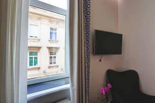 Hostal Bed & Atmosphere Rooms