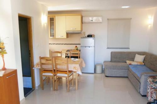 Apartment Valun 8086c