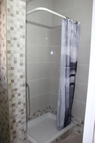Apartments With A Parking Space Gradac (Makarska) - 5198