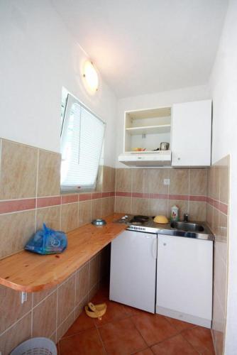 Apartments With A Parking Space Gradac (Makarska) - 5198