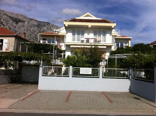 Hostal Apartment Nima Orebic