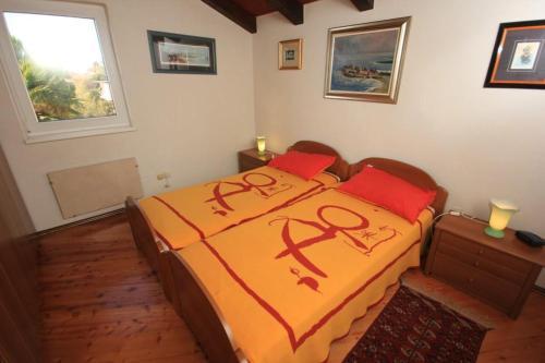 Family Friendly Seaside Apartments Novigrad - 7118