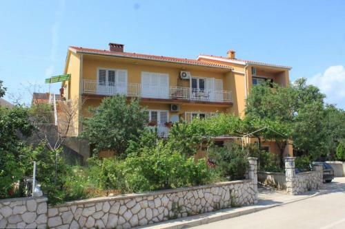Apartment Cres 7994a
