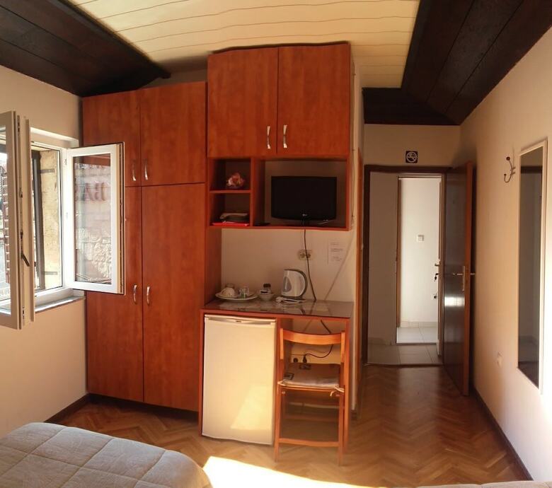 Hostal Apartments Merica
