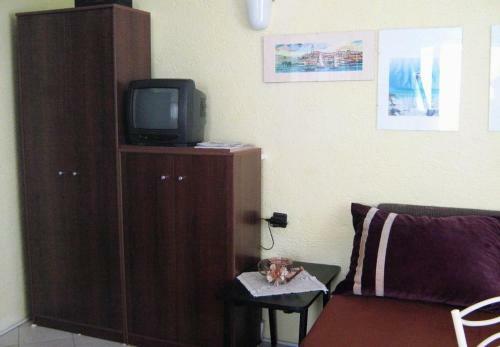Apartments With Wifi Novi Vinodolski - 2382