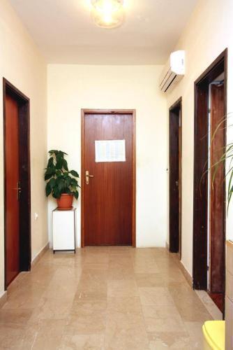 Apartamentos Rooms By The Sea Hvar - 5720
