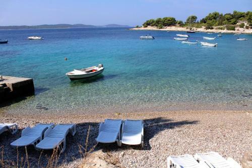 Apartamentos Rooms By The Sea Hvar - 5720