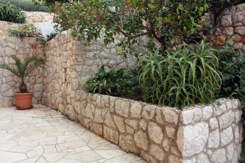 Apartamentos Rooms By The Sea Hvar - 5720