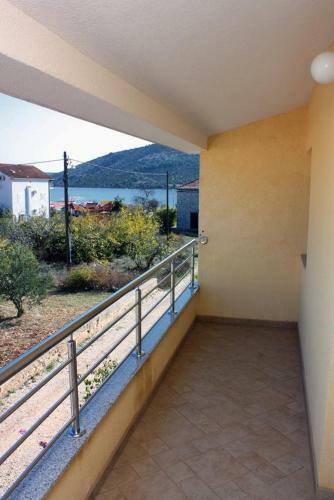 Apartments By The Sea Vinisce (trogir) - 5229