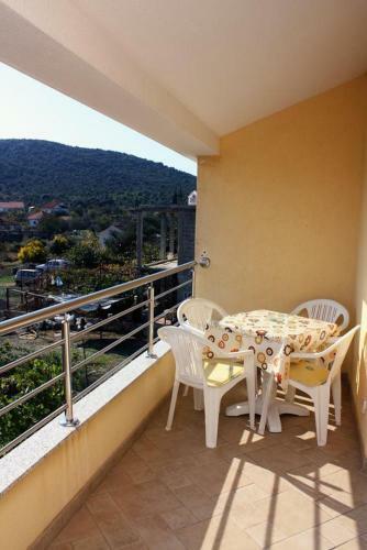 Apartments By The Sea Vinisce (trogir) - 5229