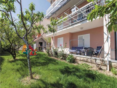 Three-bedroom Apartment Podstrana With Sea View 06
