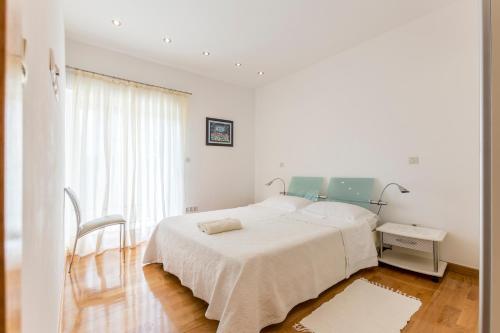 Full Apartment