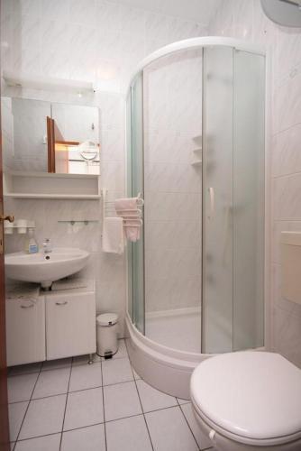 Apartments With A Parking Space Jelsa (hvar) - 8732