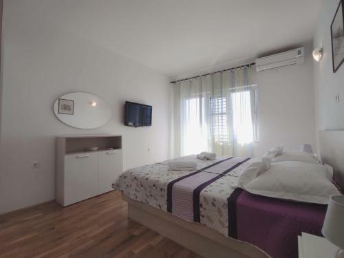 Apartments De La Marina