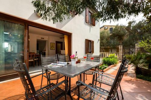 Hostal Guesthouse Alma
