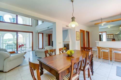 Hostal Guesthouse Alma