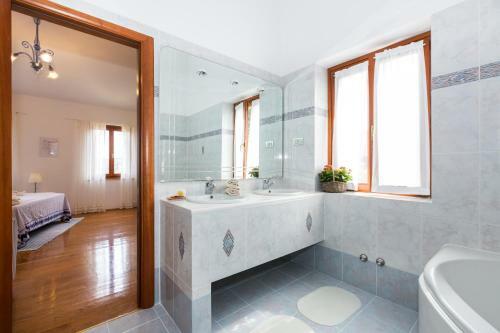 Hostal Guesthouse Alma