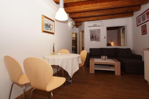 Apartments Stelina