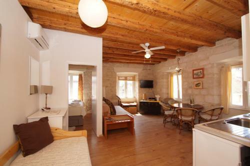 Apartments Stelina