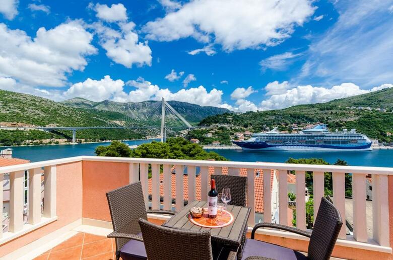 Hostal Guest House Avdic