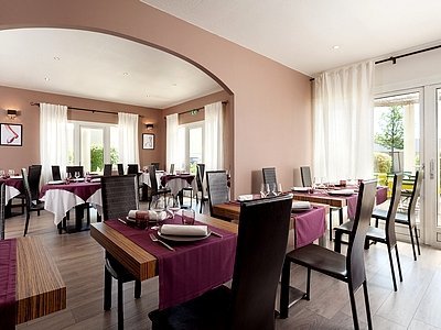 Carline Hotel