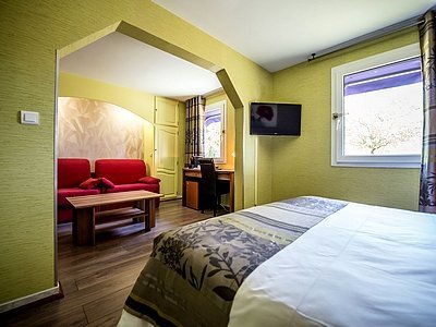 Carline Hotel