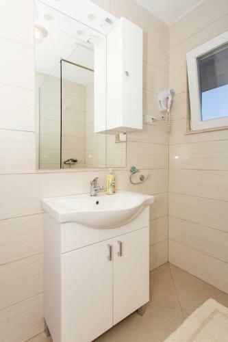 Apartments Alajbeg