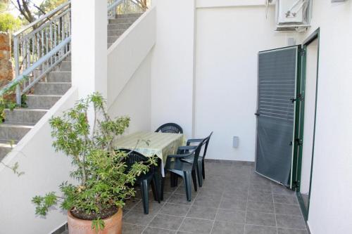 Apartments By The Sea Jelsa (hvar) - 5723