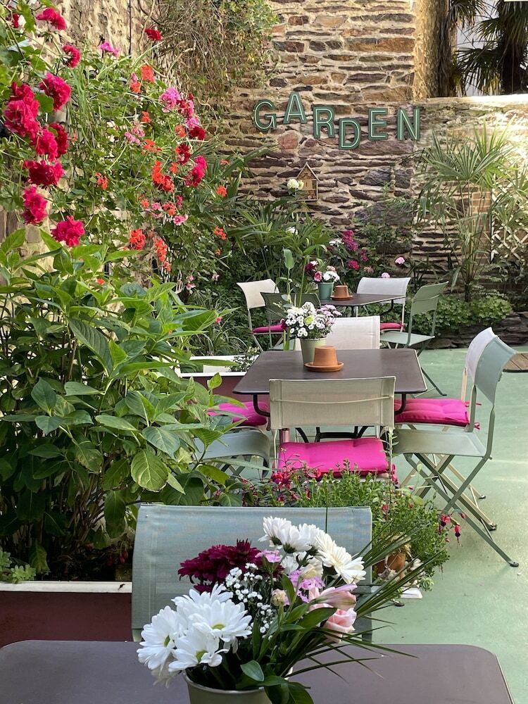 Garden Hotel
