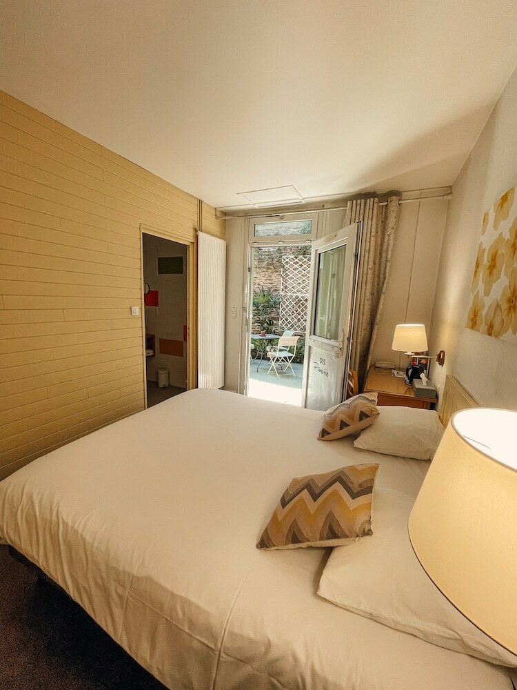 Garden Hotel