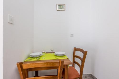 Apartments With A Parking Space Vantacici (krk) - 5313