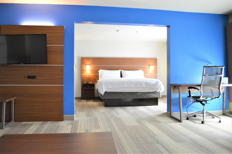 Holiday Inn Express Hotel & Suites Batesville